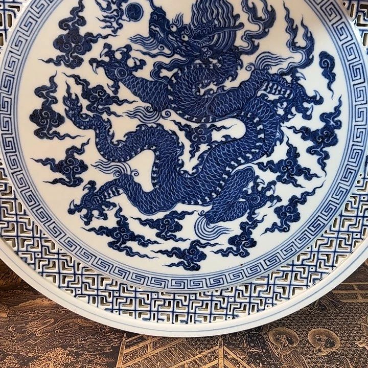 景德镇手工手绘微瑕龙茶盘