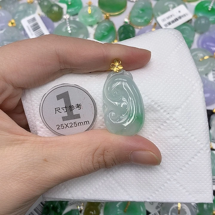 颈饰18K金镶嵌翡翠23456788999