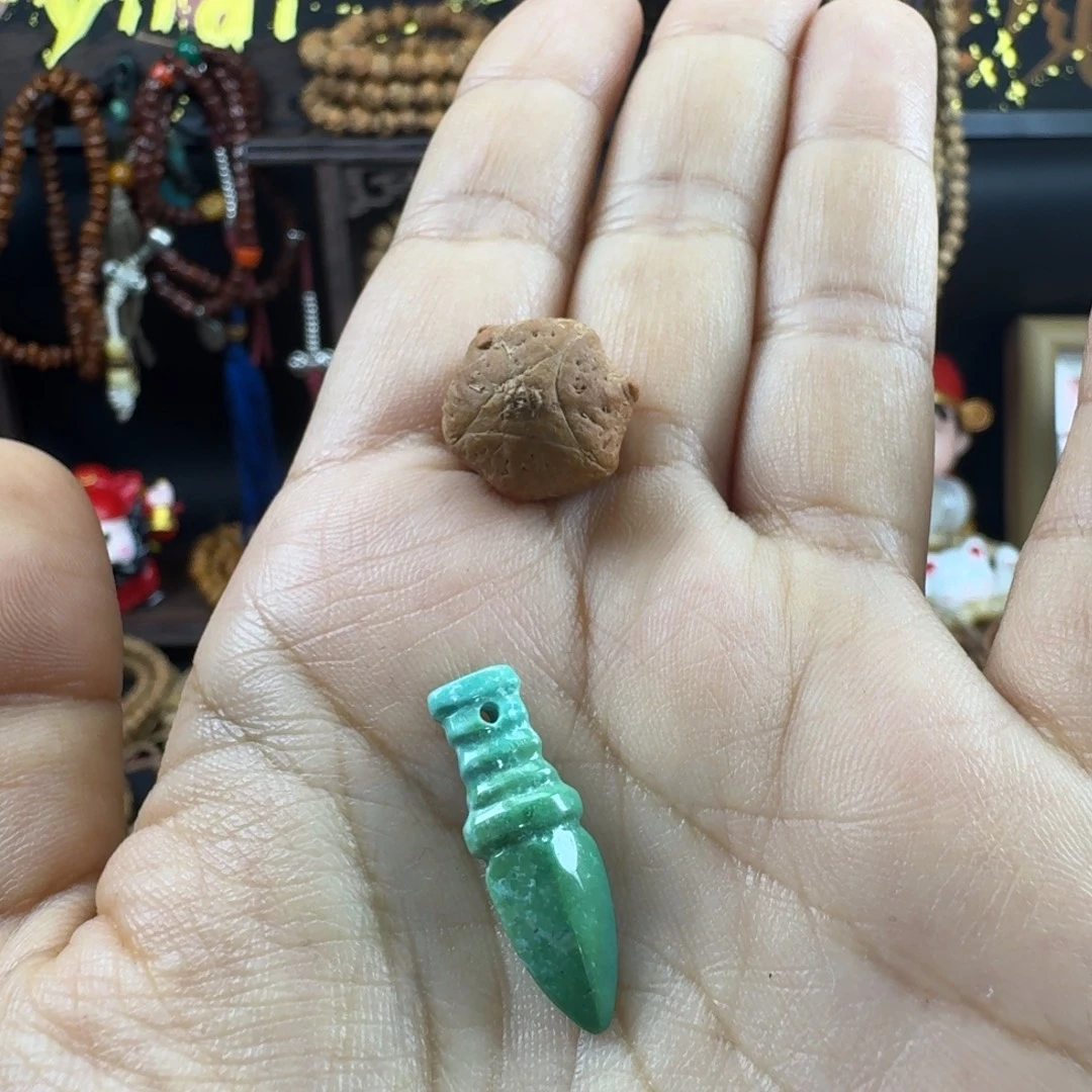 木质类宝剑侧挂好好看