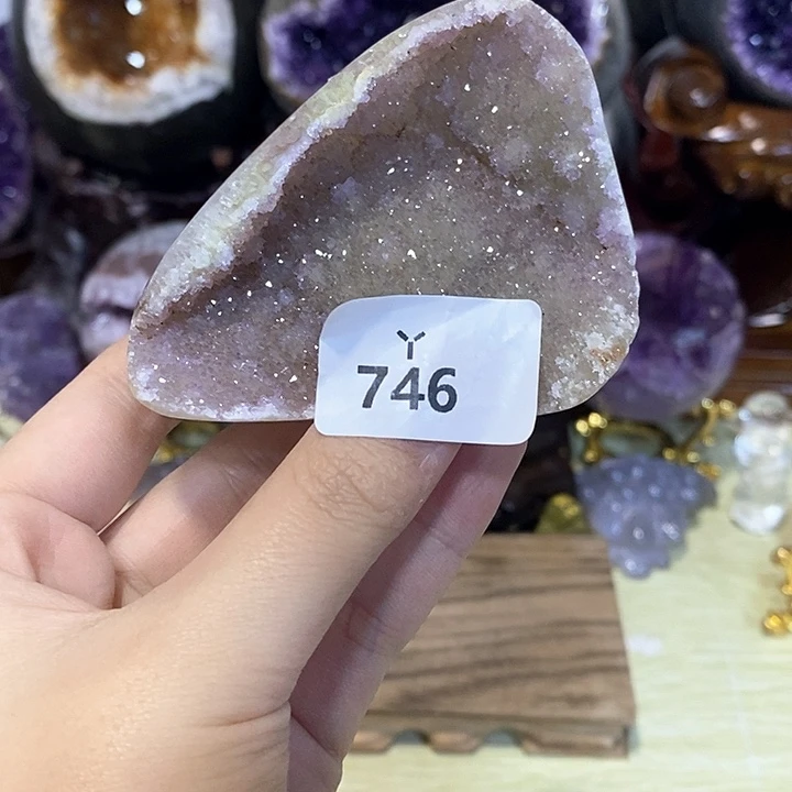 未镶嵌水晶大型摆件（非配饰）
