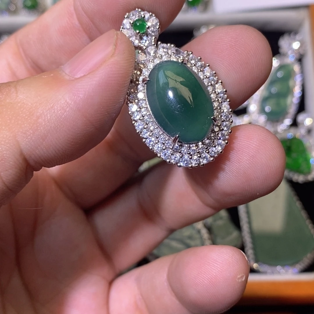 翡翠未镶嵌颈饰天然