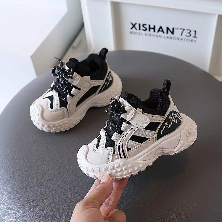 儿童鞋子春秋季新款男童运动鞋皮面女童休闲老爹鞋软底防滑宝宝鞋