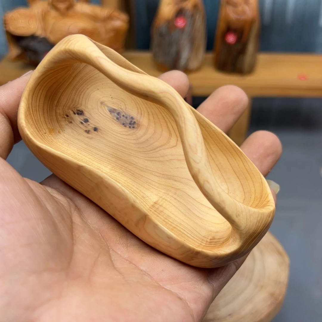 王***辰木崖柏木摆件手把件