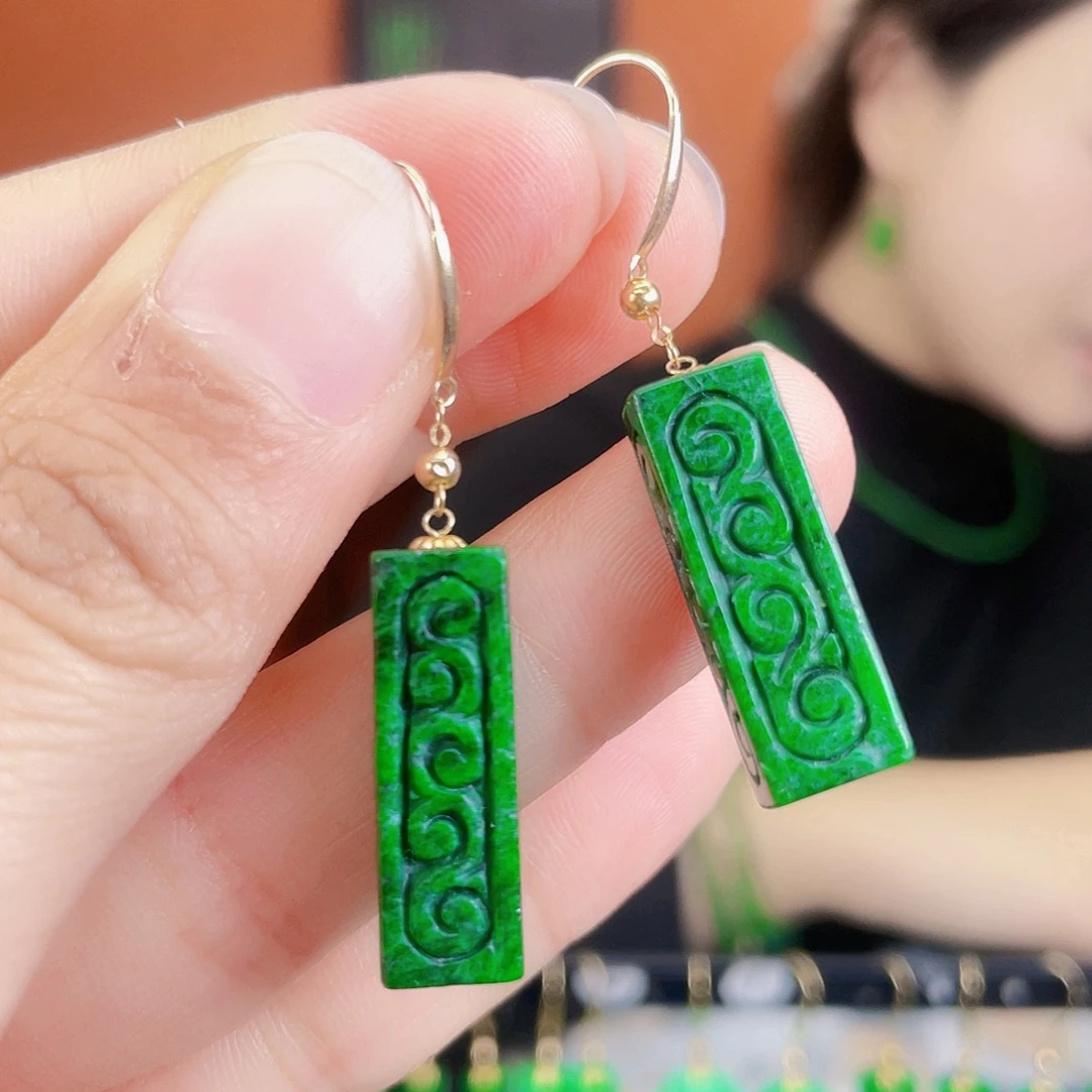 翡翠18K金镶嵌耳饰