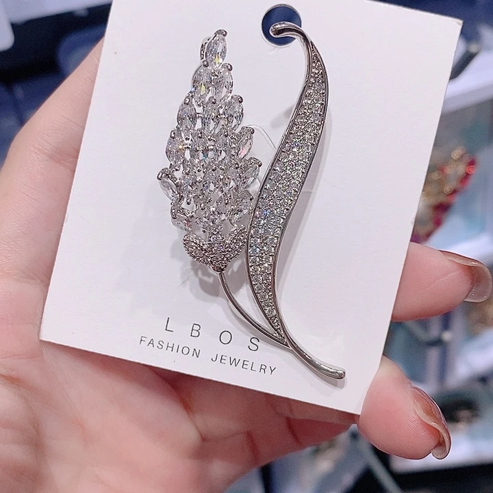 锆石铜合金一叶知秋胸针