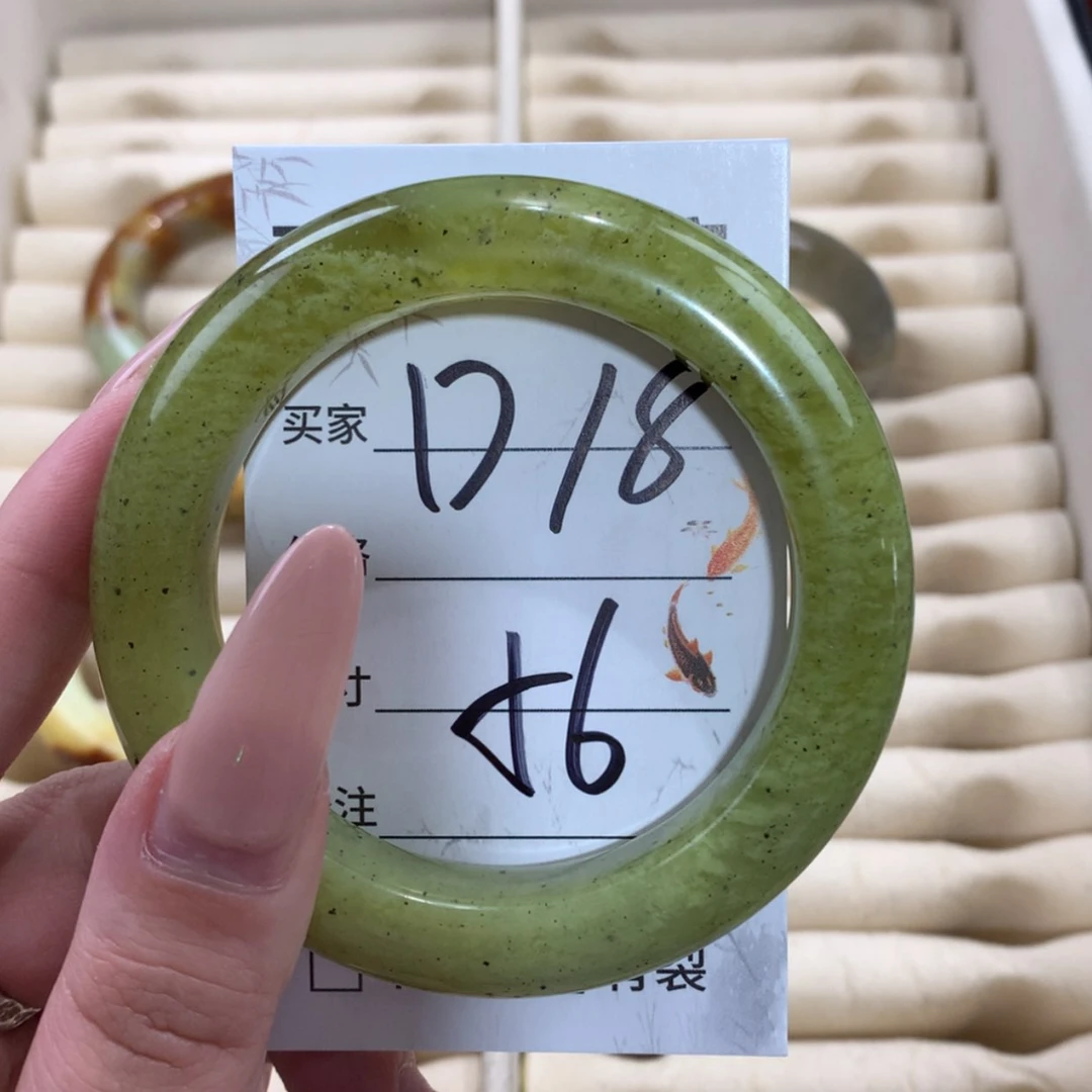 【闪购商品】未镶嵌蛇纹石玉手镯