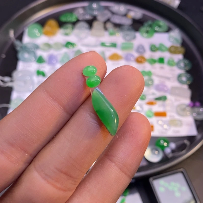 【闪购商品】翡翠挂件未镶嵌随行