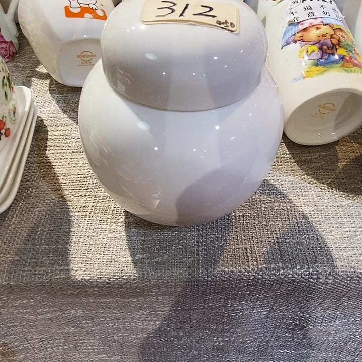 郡***筝骨质瓷库存产品罐子