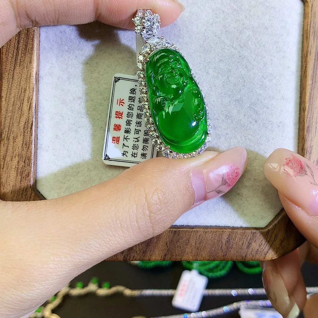 翡翠颈饰银S925镶嵌天然翡翠财爷爷