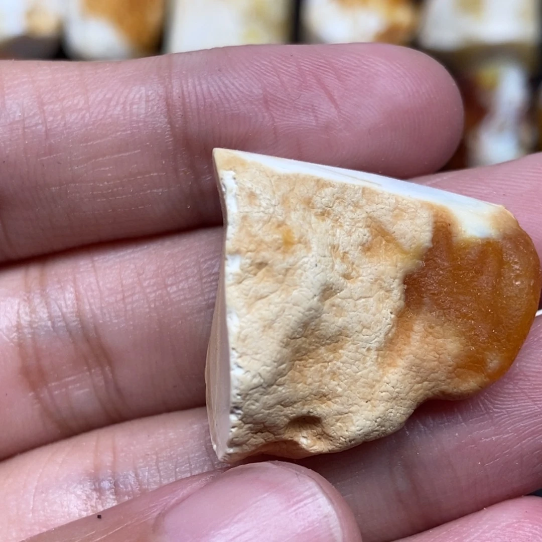 定制琥珀未镶嵌m*定制