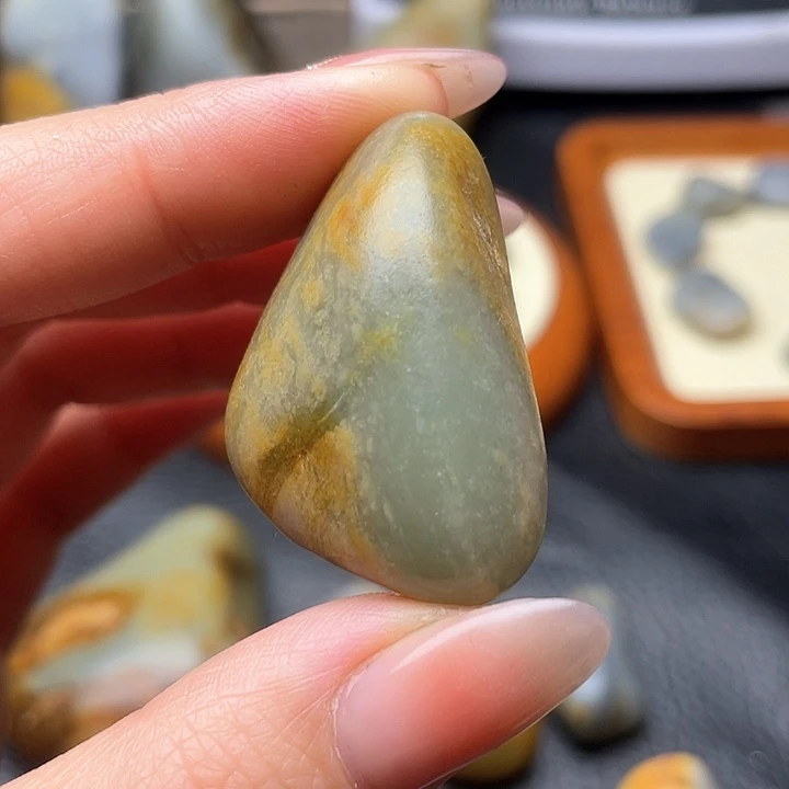 和田玉颈饰未镶嵌9