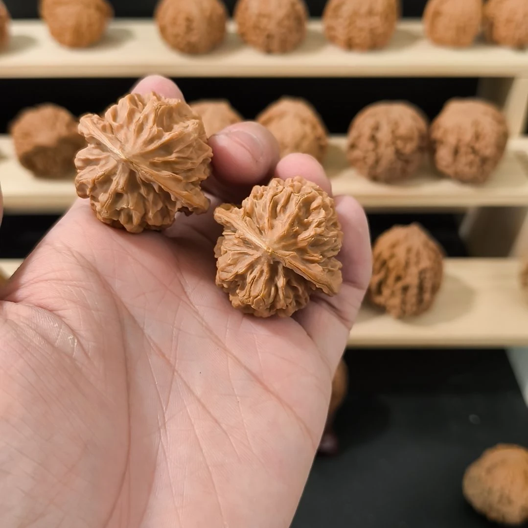 吊坠文玩核桃38帝王有磕碰
