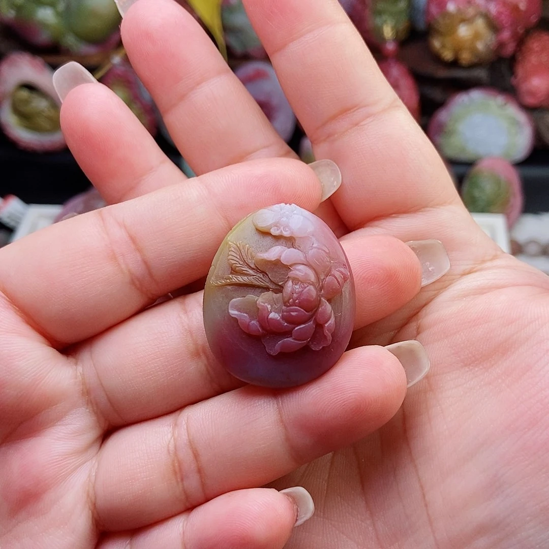 未镶嵌石英质玉（盐源）珠宝半成品