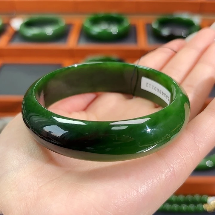 和田玉（碧玉）未镶嵌手镯
