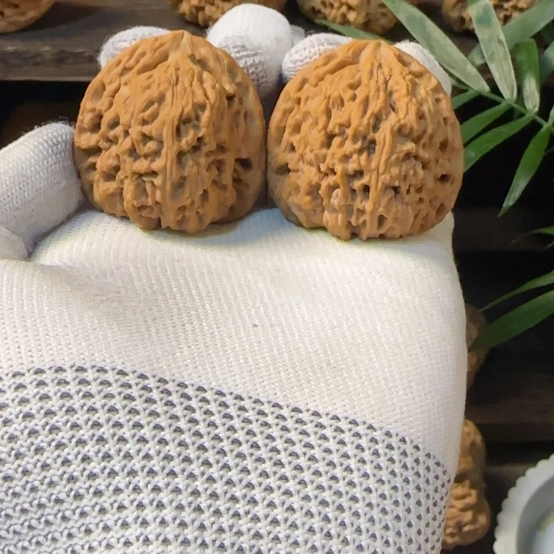 把件文玩核桃南将石全家福37带黄