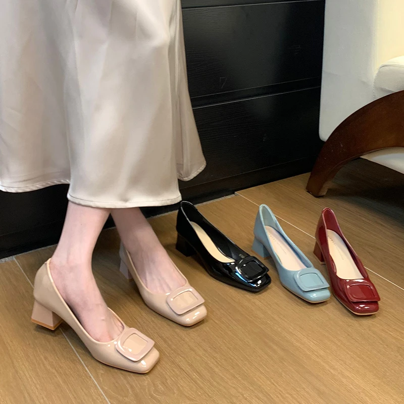 2025年春季新款法式高跟鞋漆皮浅口温柔晚风配裙子粗跟气质女鞋子