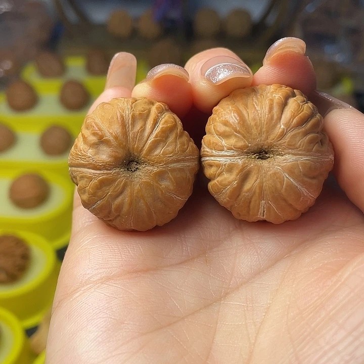 文玩核桃吊坠树皮纹
