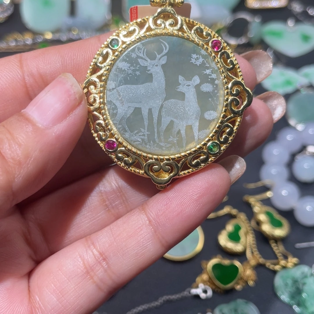 翡翠14K金镶嵌颈饰