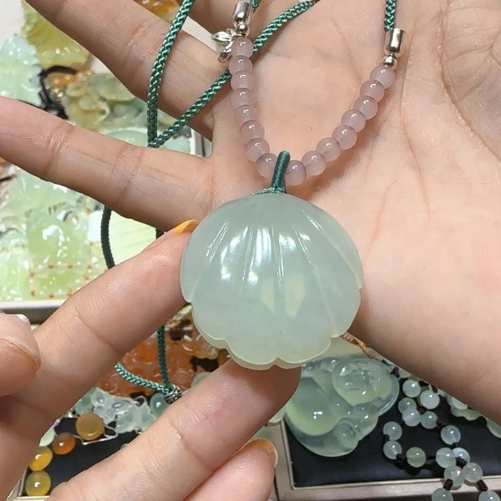 蛇纹石玉未镶嵌吊坠