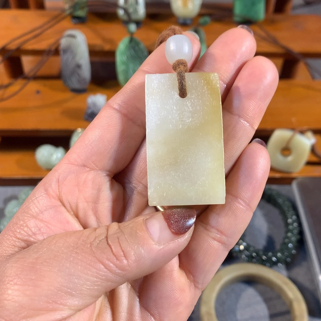 和田玉（糖玉）颈饰未镶嵌囧**妖