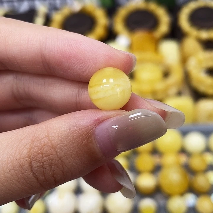 琥珀未镶嵌裸石11mm瑕 250