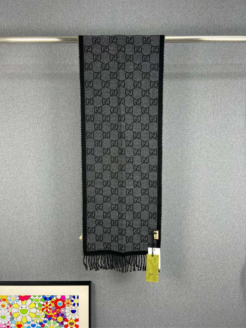 未使用 GUCCI/古驰 GUCCI古驰老花满LOGO围巾 194×34CM 12266