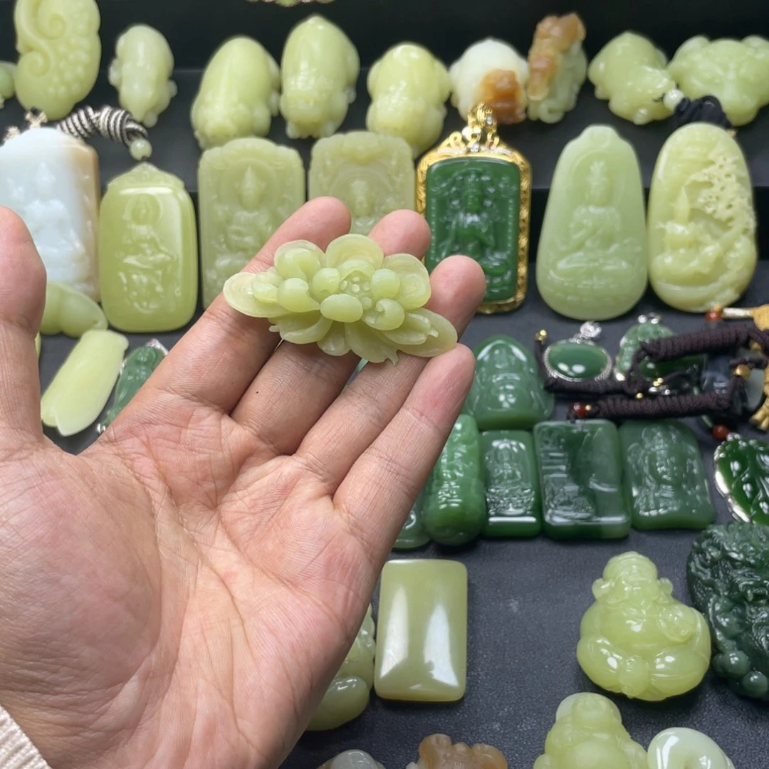 和田玉（黄玉）未镶嵌颈饰