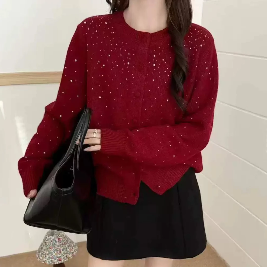 100冬季新款圆领烫钻系扣减龄针织衫