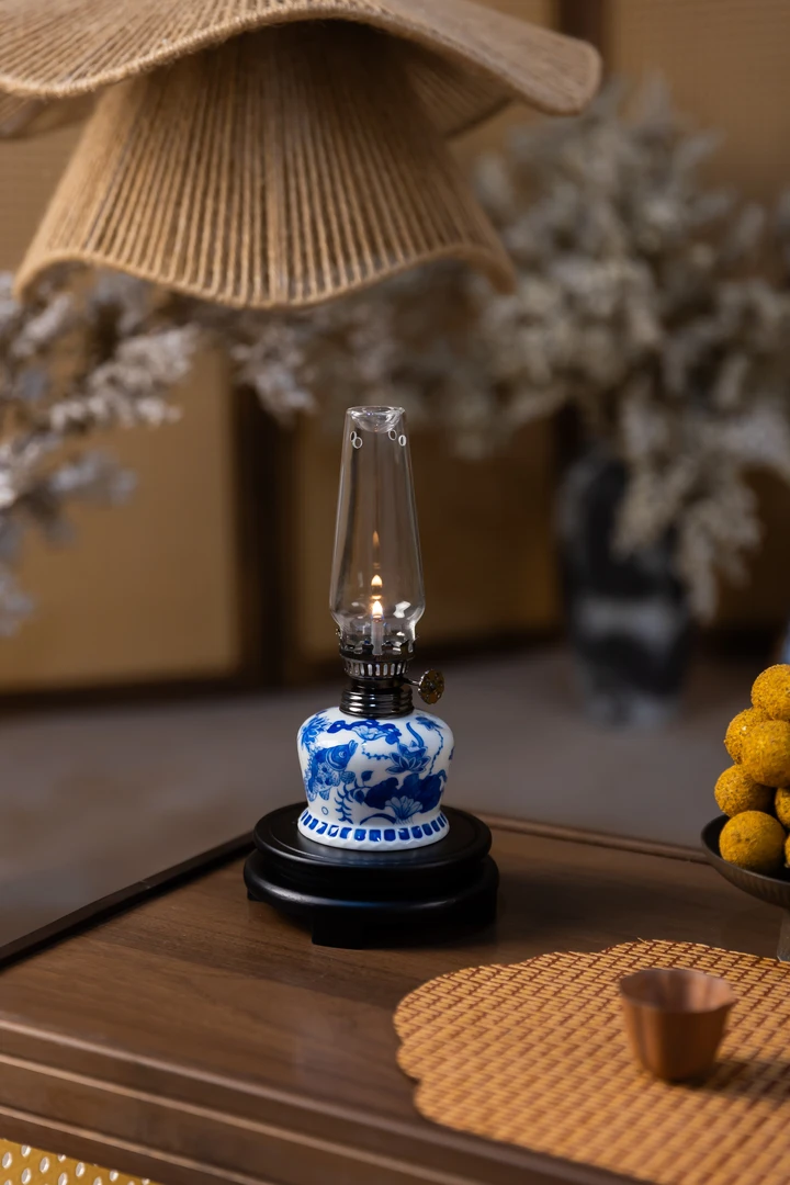 景德镇陶瓷灯摆件青花鱼藻复古茶室高档精美氛围灯摆件中式茶宠