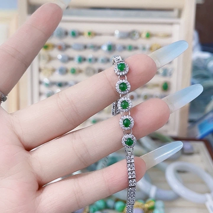 翡翠未镶嵌颈饰天然翡翠Ａ货