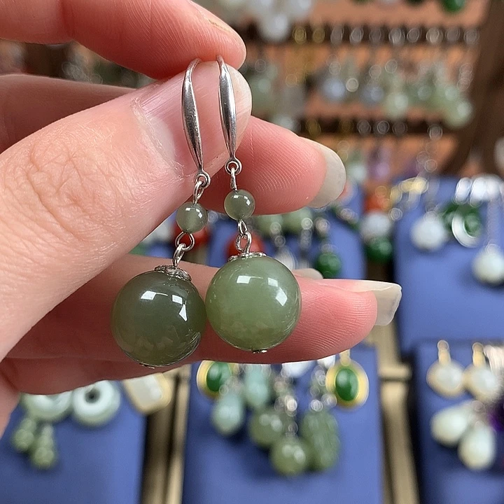 和田玉银S925镶嵌耳环12左右晴水绿