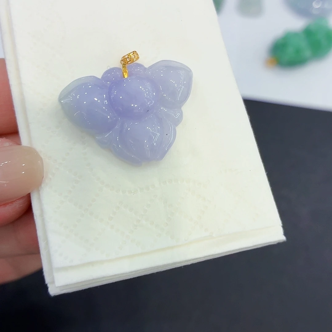 翡翠18K金镶嵌颈饰精品蝴蝶吊坠