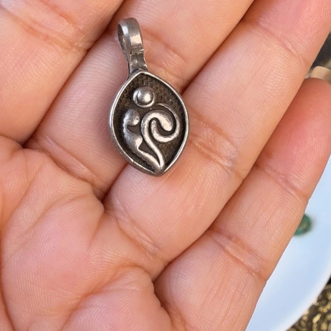 金属材质配件一个