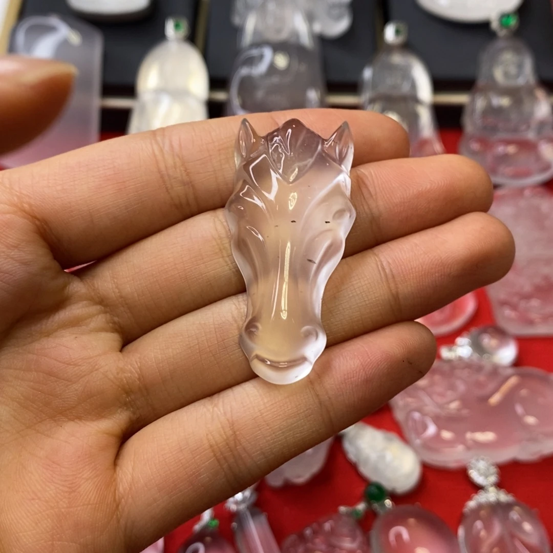 石英质玉未镶嵌吊坠