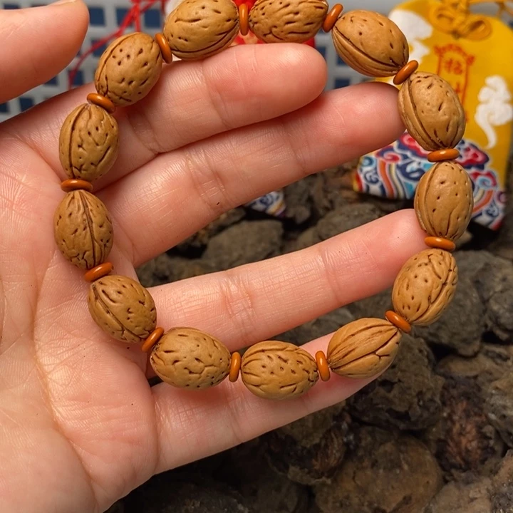 桃核手串就****点桃枭手串