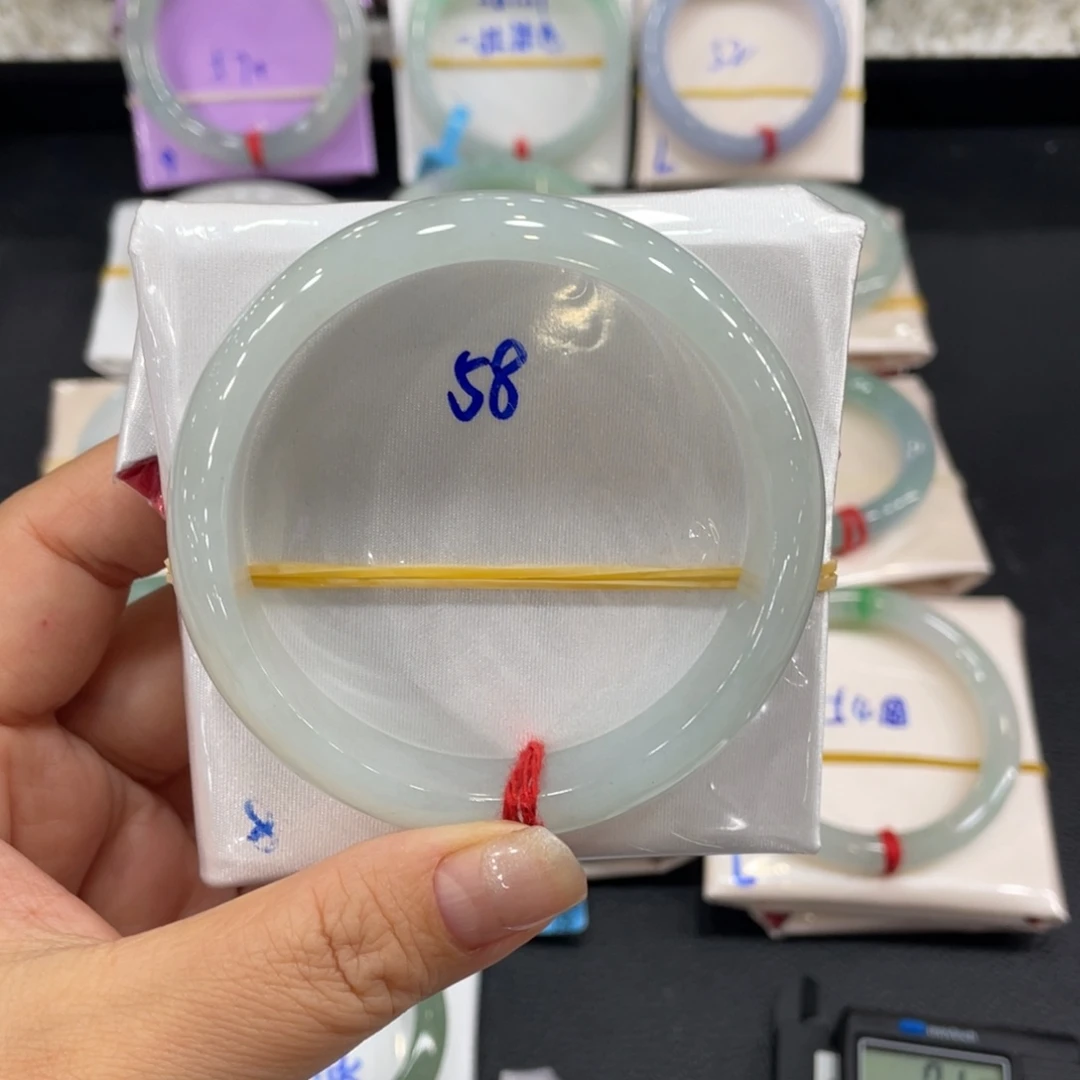 翡翠手镯未镶嵌小****～缅甸翡翠手镯