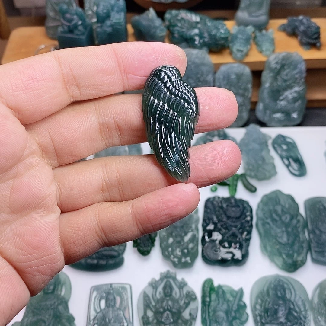 定制翡翠未镶嵌翅膀