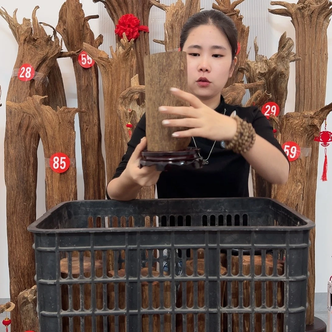 沉香碎屑沉香原材料