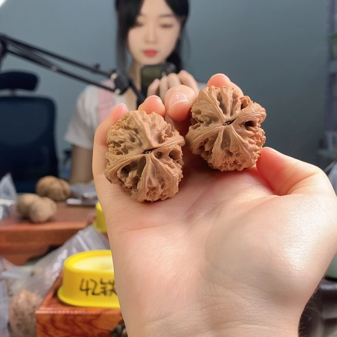 吊坠文玩核桃大沽石