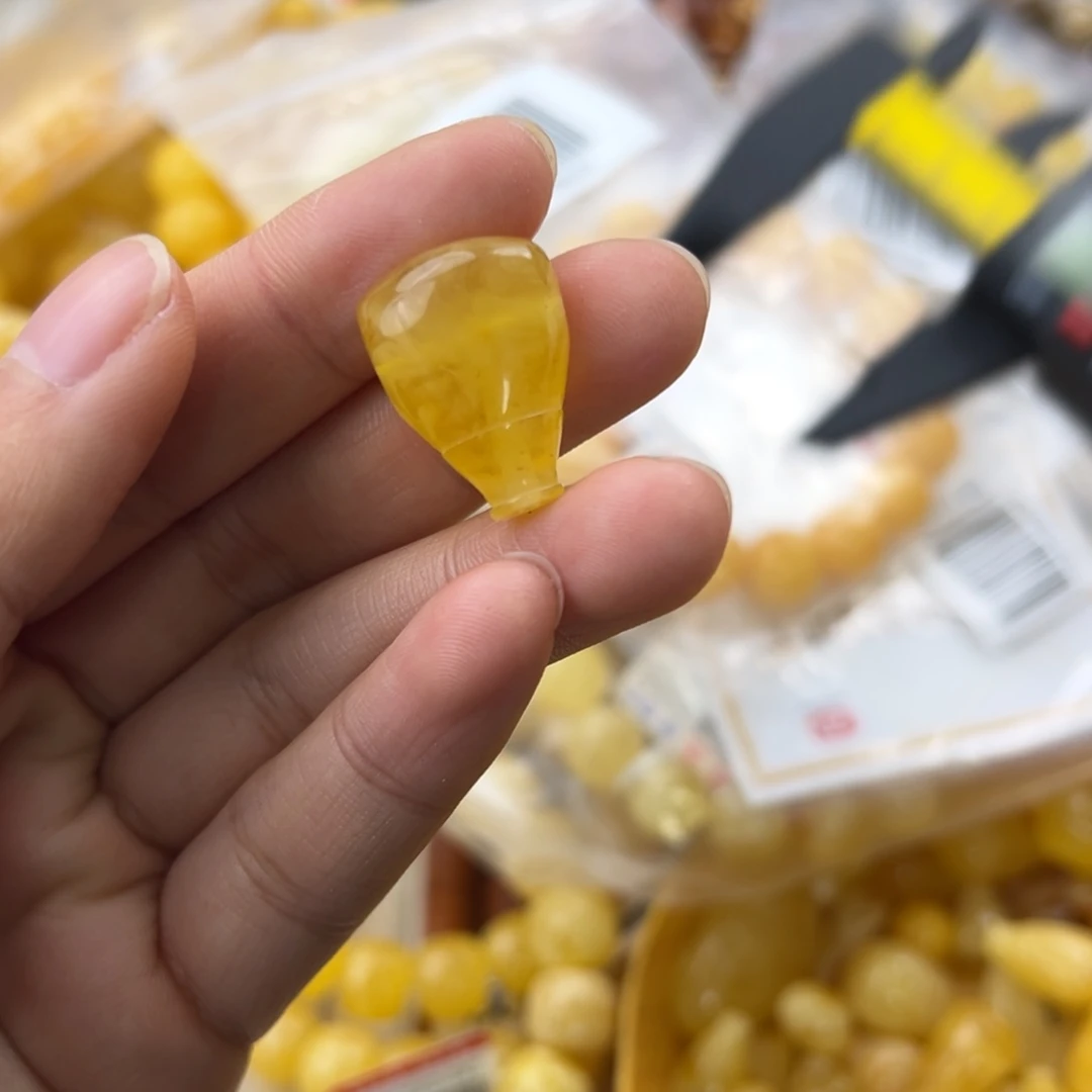 琥珀珠宝奇石未镶嵌