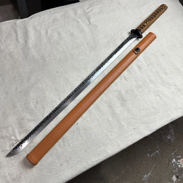 2341 龙泉昊天宝剑直刀高猛钢包皮鞘未开刃