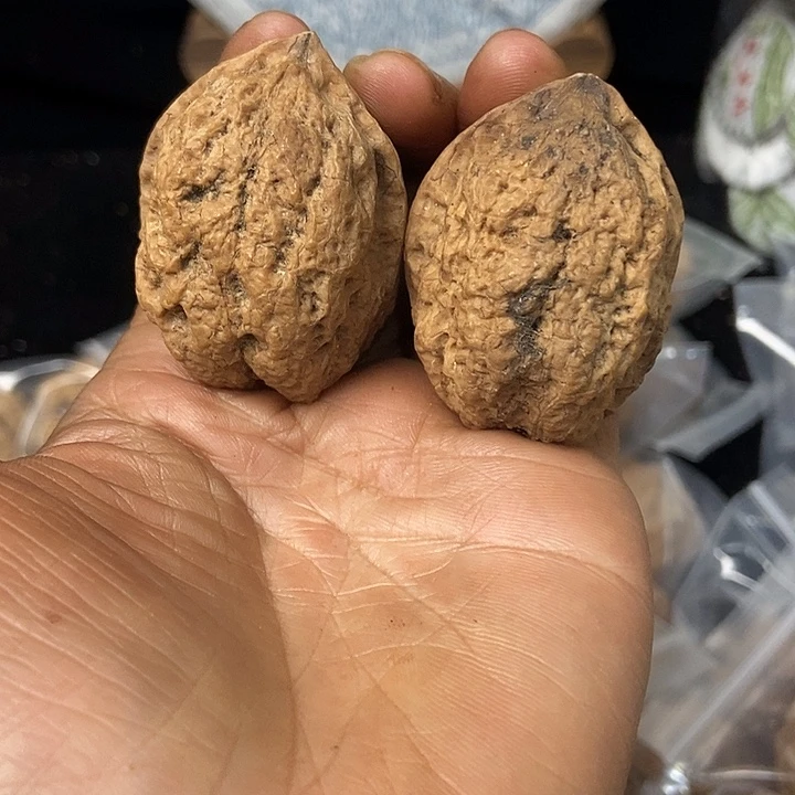 把件文玩核桃云南铁核桃基地95