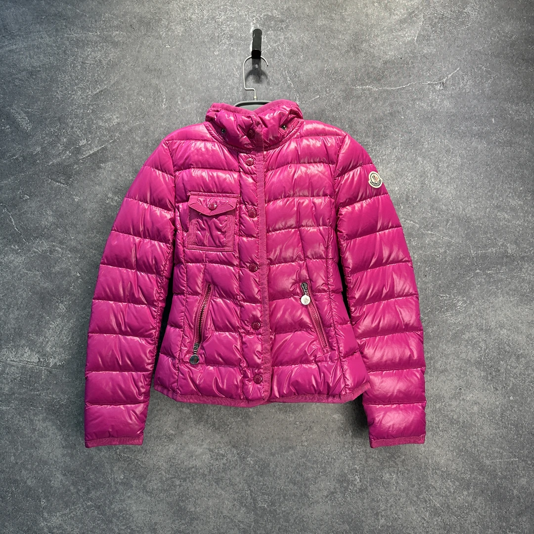 99新 MONCLER 无味奢潮/玫红色羽绒服