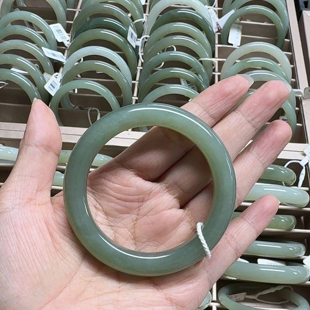 和田玉手镯未镶嵌锦*