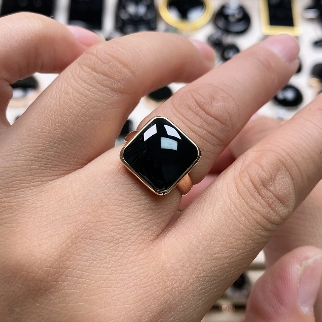 翡翠18K金镶嵌戒指