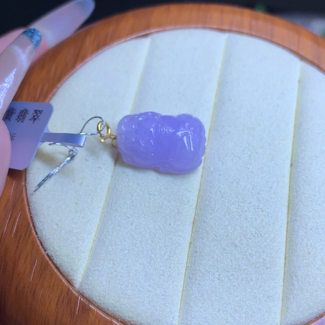 颈饰18K金镶嵌翡翠