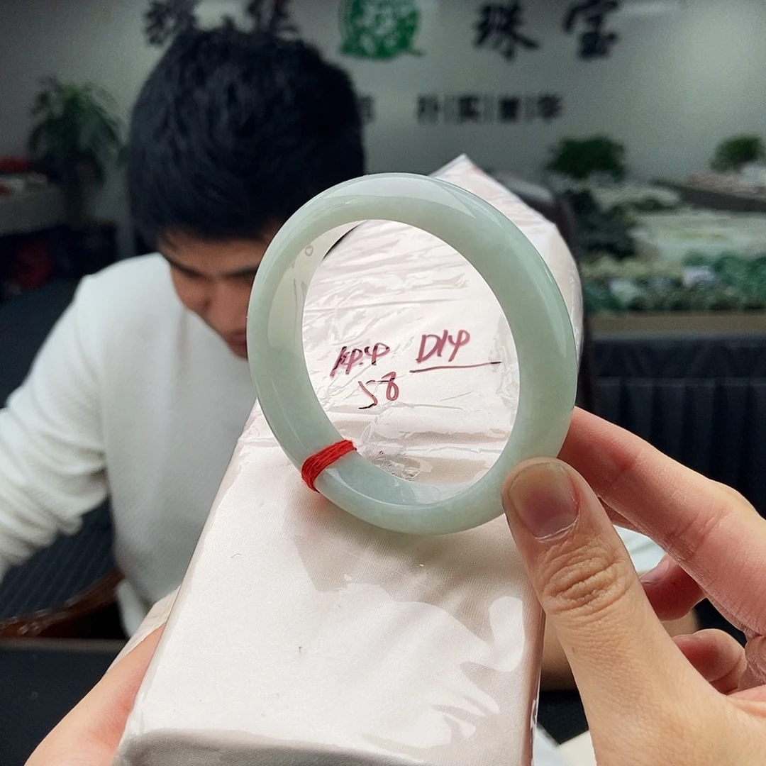 翡翠未镶嵌手镯拍一发一