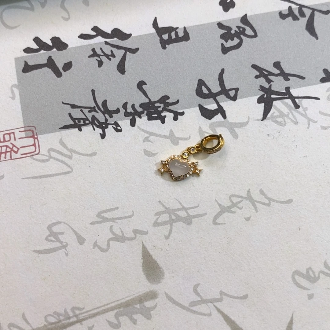 佛***牵翡翠18K金镶嵌颈饰翡翠