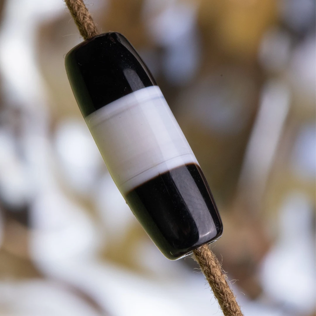 极！小 牛超同料黑白一线原矿天然玛瑙珠6.8*22mm（多样性发一