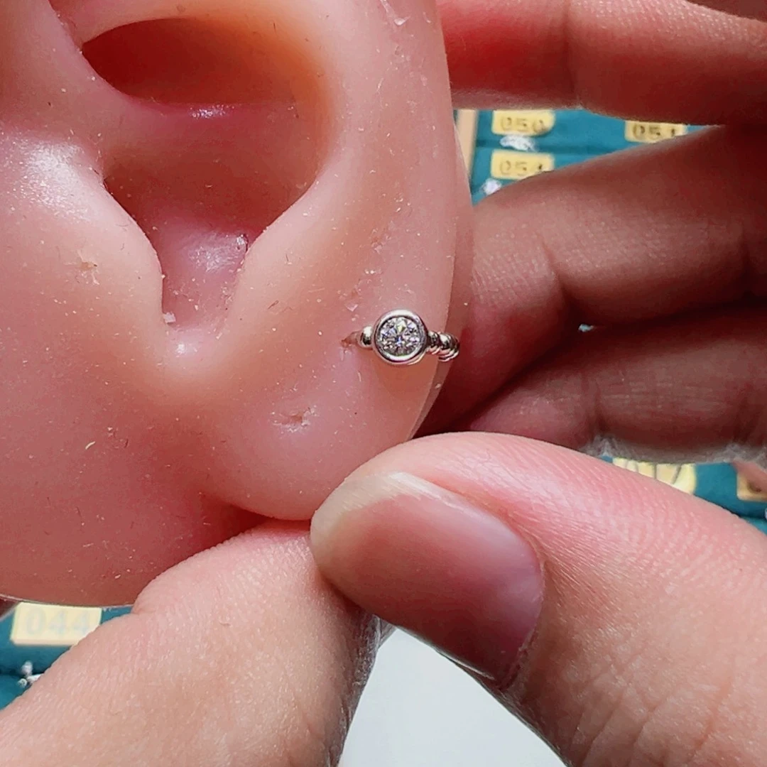 钻石耳饰18K金镶嵌泡泡耳骨扣6mmK白